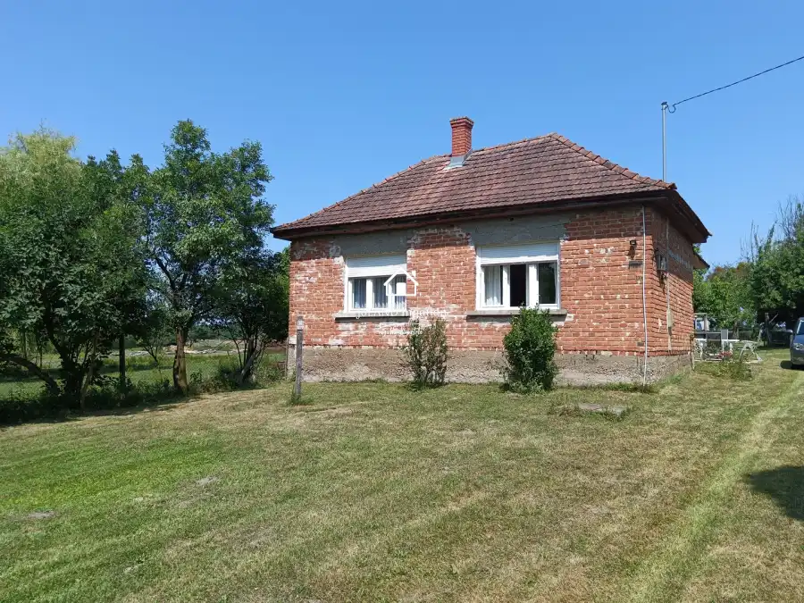 eladó családi ház, Páka