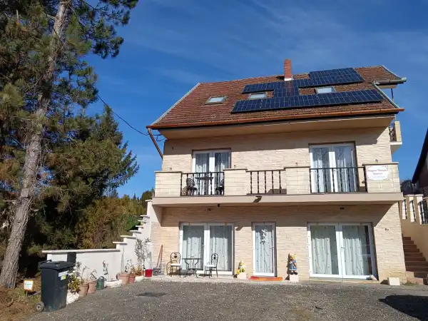 Eladó családi ház, Zalakaros 5 szoba 246 m² 79.9 M Ft